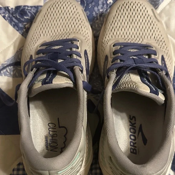 Brooks Gray and Blue Adrenaline 22 Running Shoes - Picture 3 of 4